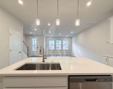 609 Callan View Avenue - Photo Thumbnail 8