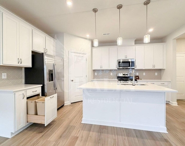 609 Callan View Avenue - Photo Thumbnail 13
