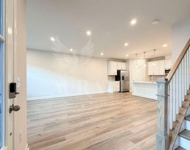 609 Callan View Avenue - Photo Thumbnail 3