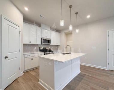 609 Callan View Avenue - Photo Thumbnail 11