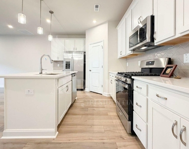 609 Callan View Avenue - Photo Thumbnail 7