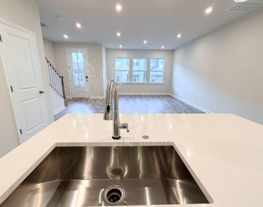 609 Callan View Avenue - Photo Thumbnail 23