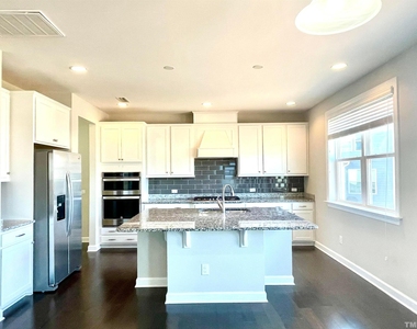8008 Gilano Drive - Photo Thumbnail 12