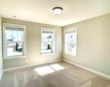 8008 Gilano Drive - Photo Thumbnail 33