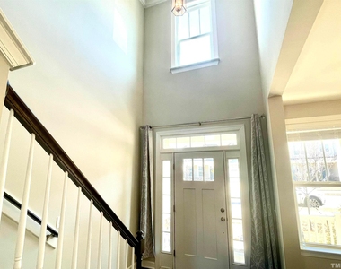 8008 Gilano Drive - Photo Thumbnail 4
