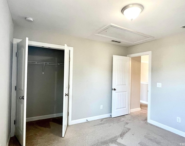 8008 Gilano Drive - Photo Thumbnail 32