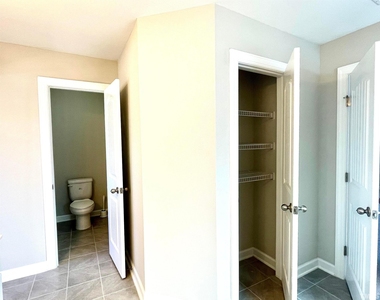 8008 Gilano Drive - Photo Thumbnail 27