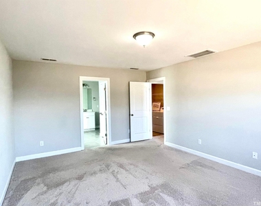 8008 Gilano Drive - Photo Thumbnail 24