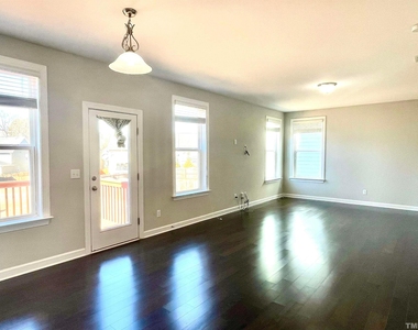 8008 Gilano Drive - Photo Thumbnail 10