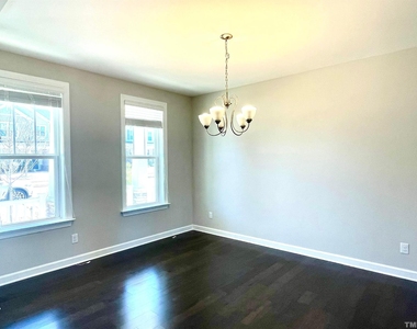 8008 Gilano Drive - Photo Thumbnail 9