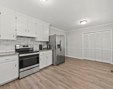 3921 Bamburgh Lane - Photo Thumbnail 7