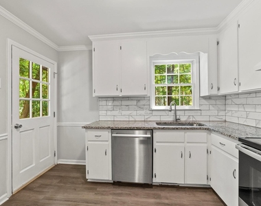 3921 Bamburgh Lane - Photo Thumbnail 10