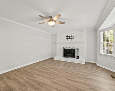 3921 Bamburgh Lane - Photo Thumbnail 3