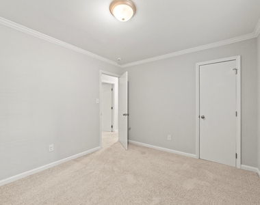 3921 Bamburgh Lane - Photo Thumbnail 16