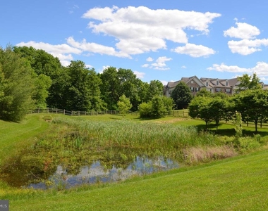 712 Ridgeview Court - Photo Thumbnail 15