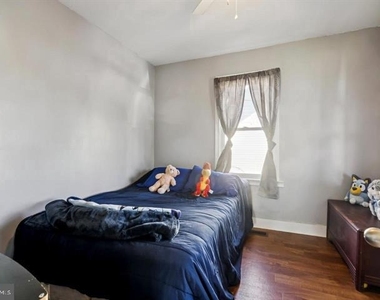 122 122 Penn Street - Photo Thumbnail 23