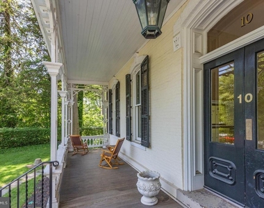 10 Bayard Lane - Photo Thumbnail 2