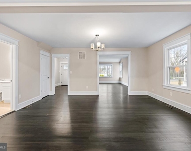 19 Conwell Avenue - Photo Thumbnail 15