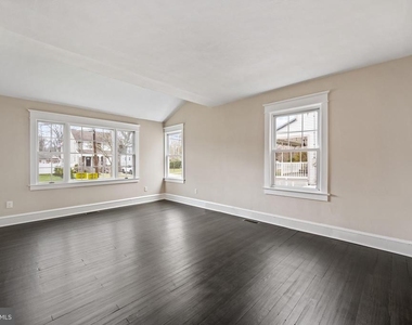 19 Conwell Avenue - Photo Thumbnail 8