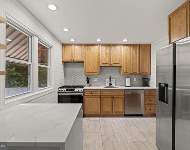 901 Russo Drive - Photo Thumbnail 9