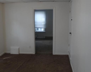131 Ray Street - Photo Thumbnail 7