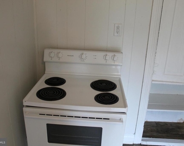131 Ray Street - Photo Thumbnail 5