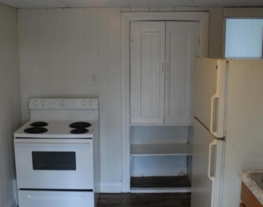 131 Ray Street - Photo Thumbnail 2