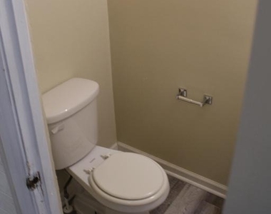 131 Ray Street - Photo Thumbnail 7