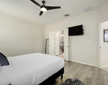 1332 Central Park Ct - Photo Thumbnail 16