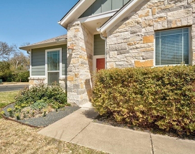 1332 Central Park Ct - Photo Thumbnail 3