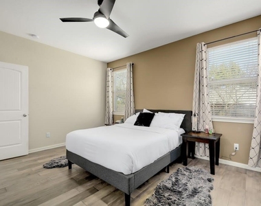 1332 Central Park Ct - Photo Thumbnail 14