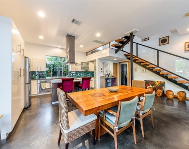 1902 Alegria Rd - Photo Thumbnail 9