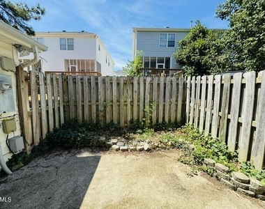 2027 Turtle Point Drive - Photo Thumbnail 9