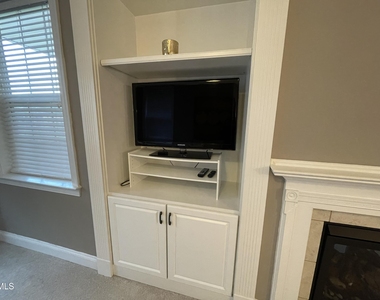 10411 Rosegate Court - Photo Thumbnail 7