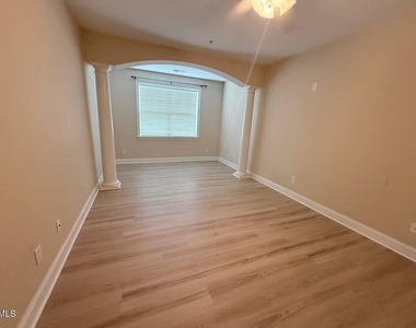 10411 Rosegate Court - Photo Thumbnail 17
