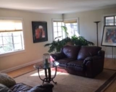 1307 Lark Lane - Photo Thumbnail 8