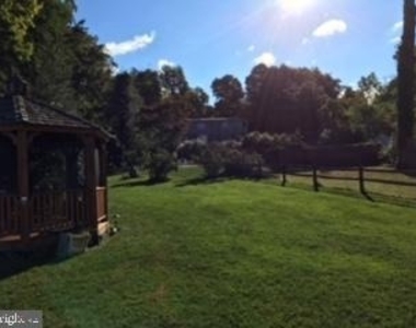 1307 Lark Lane - Photo Thumbnail 5