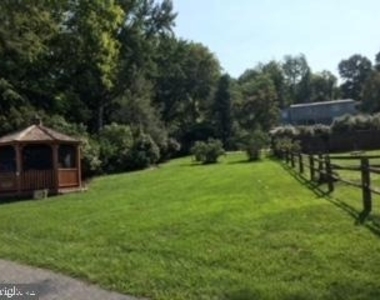 1307 Lark Lane - Photo Thumbnail 3