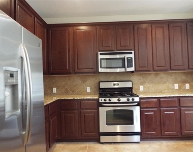 11400 W Parmer Ln - Photo Thumbnail 3