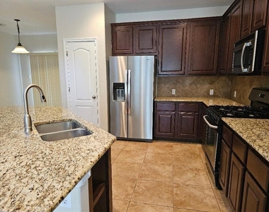 11400 W Parmer Ln - Photo Thumbnail 5
