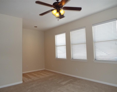 11400 W Parmer Ln - Photo Thumbnail 11