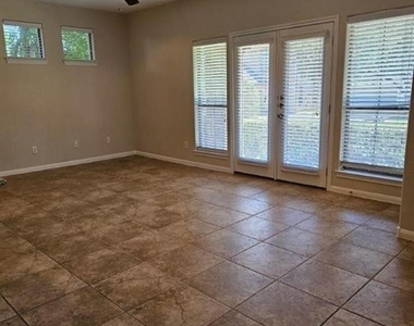 11400 W Parmer Ln - Photo Thumbnail 4