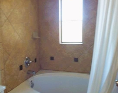 11400 W Parmer Ln - Photo Thumbnail 9