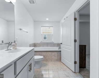 10625 Meridian Hill Way - Photo Thumbnail 14