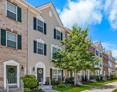 10625 Meridian Hill Way - Photo Thumbnail 1