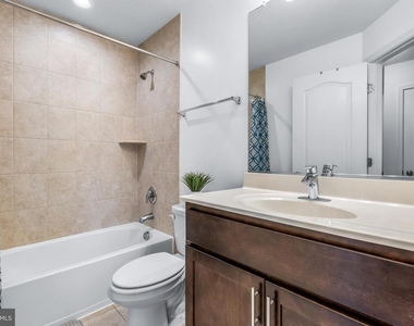 10625 Meridian Hill Way - Photo Thumbnail 18