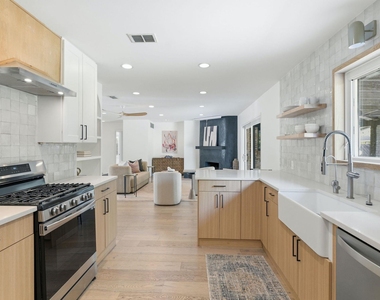 7600 Shoal Creek Blvd - Photo Thumbnail 15