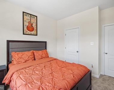 16418 Caribbean Way - Photo Thumbnail 15