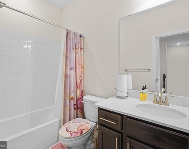 16418 Caribbean Way - Photo Thumbnail 13