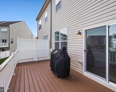 16418 Caribbean Way - Photo Thumbnail 7